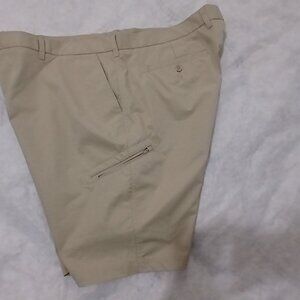 PEBBLE BEACH Men's Tan Shorts - Versatile and Comfortable Size 44 Shorts